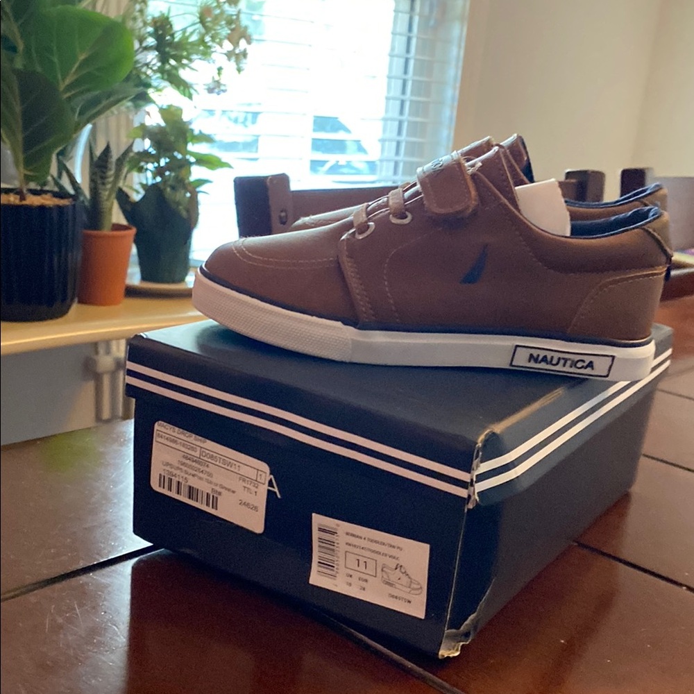 Toddler Boy Nautica dress shoe (NEVER WORN)